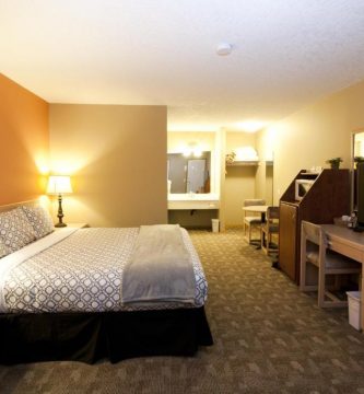 Bow River Inn 4