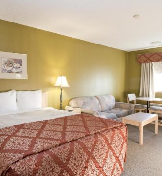 Bow River Inn 8